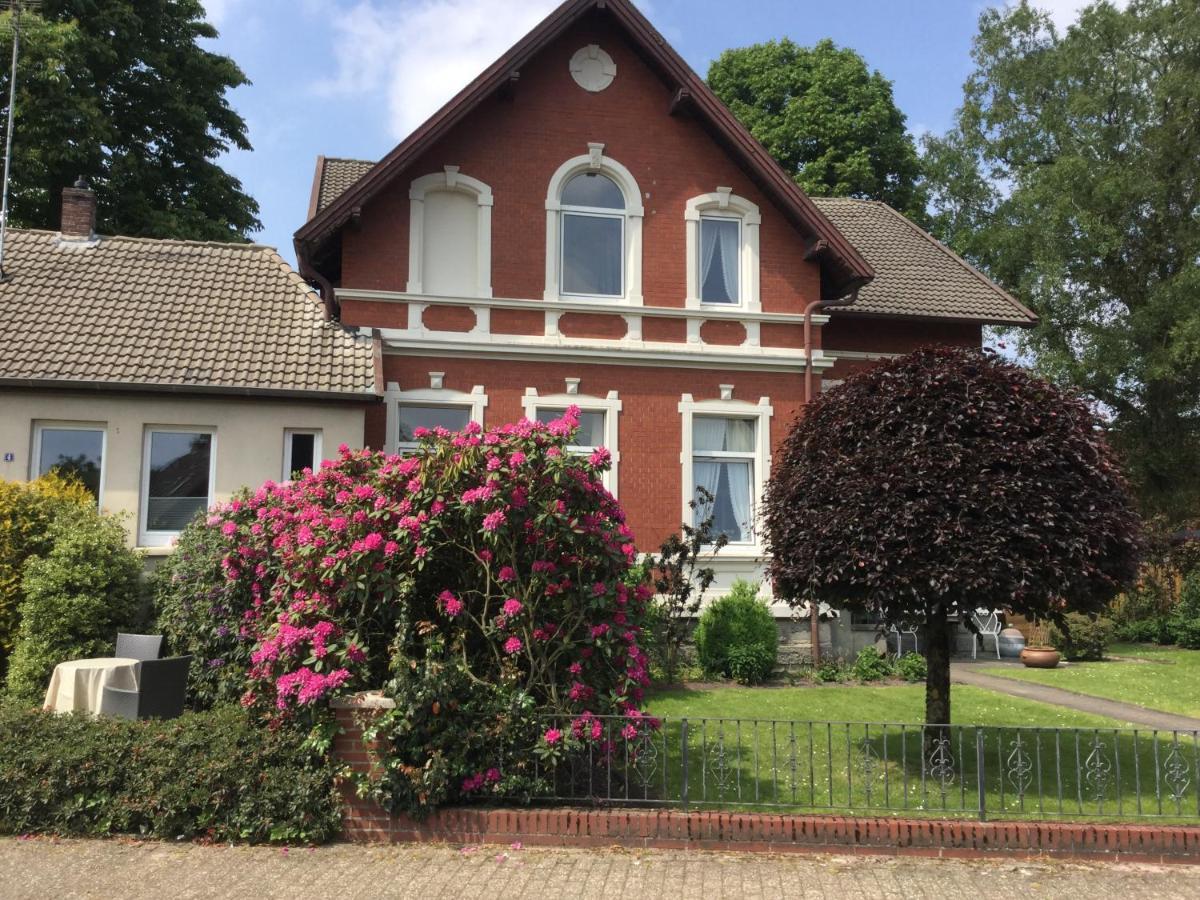 Ferienhaus Us Luett Hus Und Das Zimmer Linde Im Haupthaus Oldenburg Exterior photo