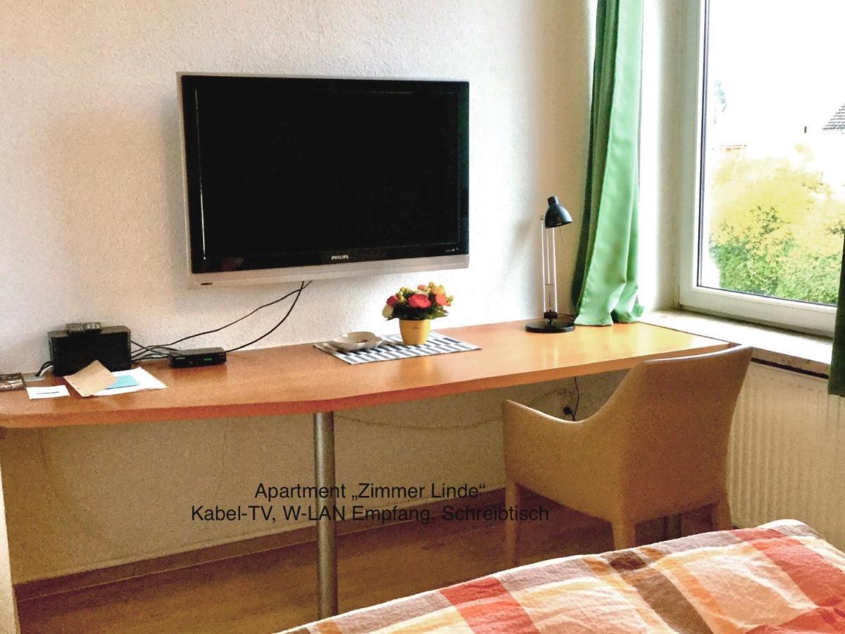 Ferienhaus Us Luett Hus Und Das Zimmer Linde Im Haupthaus Oldenburg Exterior photo